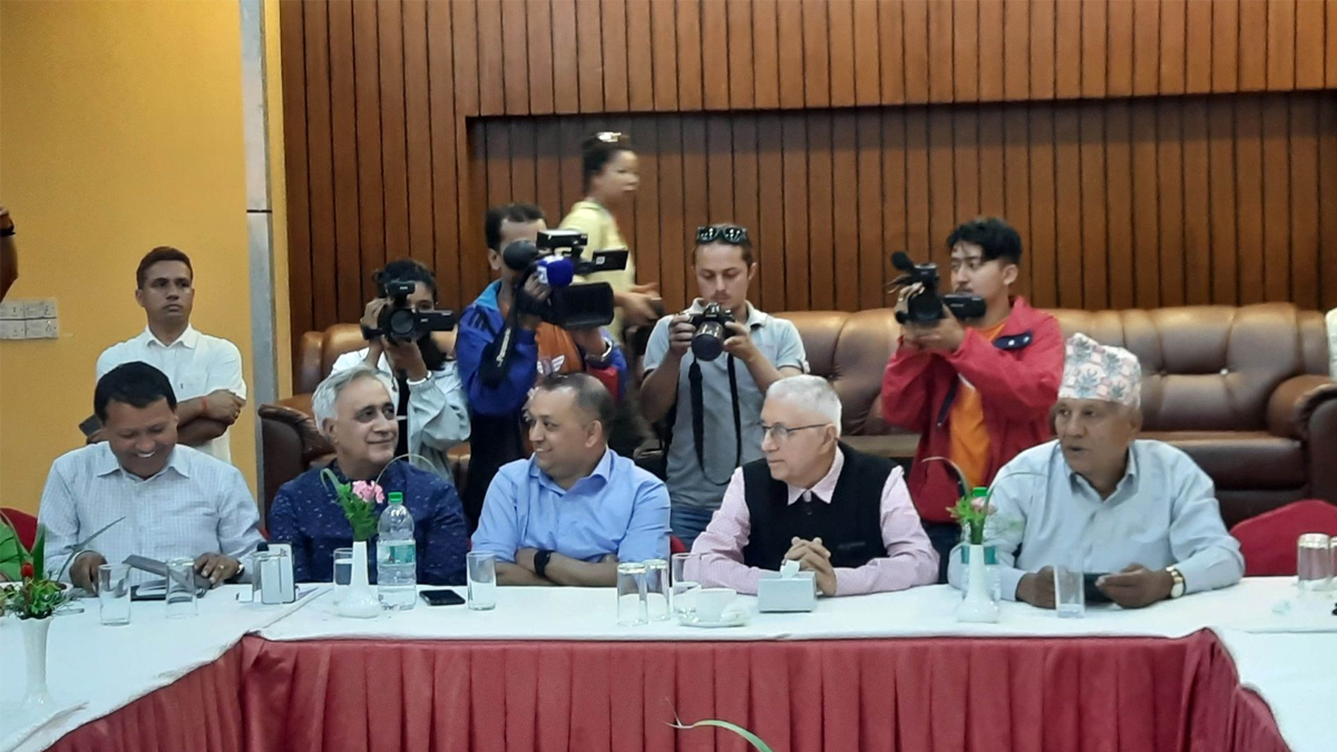 सत्ता बाहिर बसेर शक्तिको सही ढंगले परिचालन गर्ने शेखर पक्षको निष्कर्ष